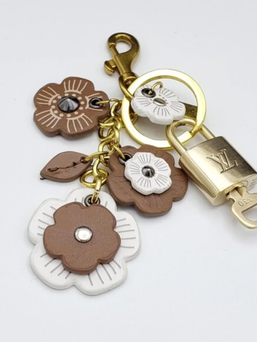 LV Authentic Gold Padlock 🔒 Key Set w/ Unbranded Flower Keychain Charm